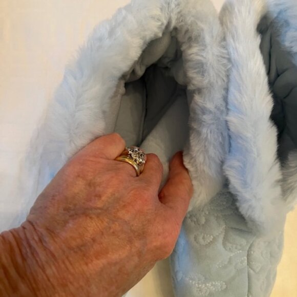 DEARFOAMS | Baby Blue High Top Slipper with Floral pattern-NEW w/o Box - Picture 4 of 7